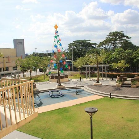 Marquee Residences Angeles Bagian luar foto