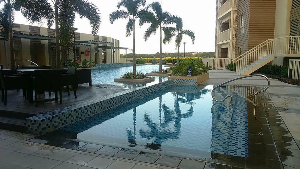 Marquee Residences Angeles Bagian luar foto
