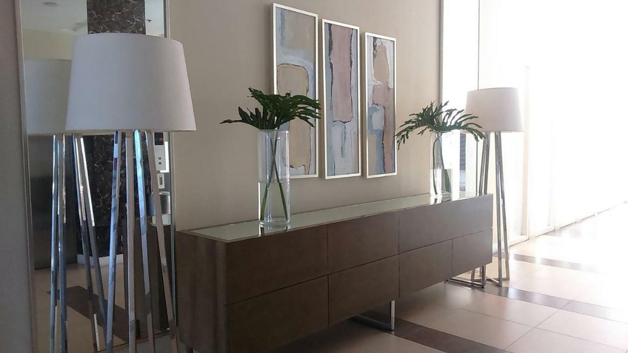 Marquee Residences Angeles Bagian luar foto
