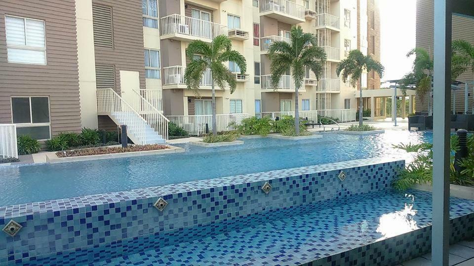 Marquee Residences Angeles Bagian luar foto