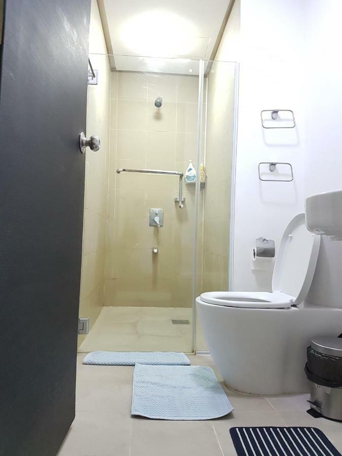Marquee Residences Angeles Bagian luar foto