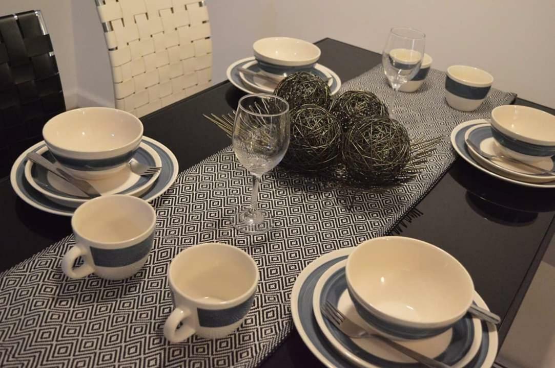 Marquee Residences Angeles Bagian luar foto