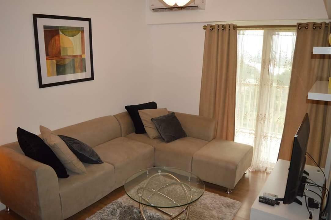 Marquee Residences Angeles Bagian luar foto