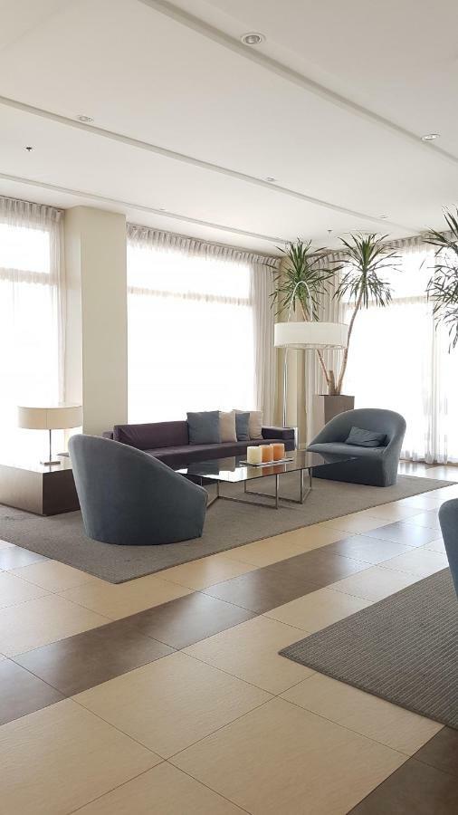 Marquee Residences Angeles Bagian luar foto