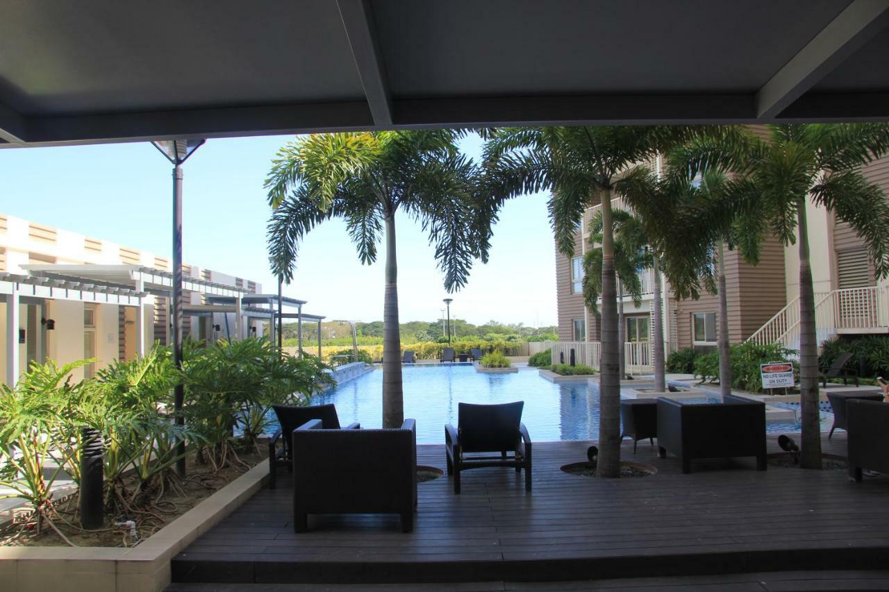 Marquee Residences Angeles Bagian luar foto