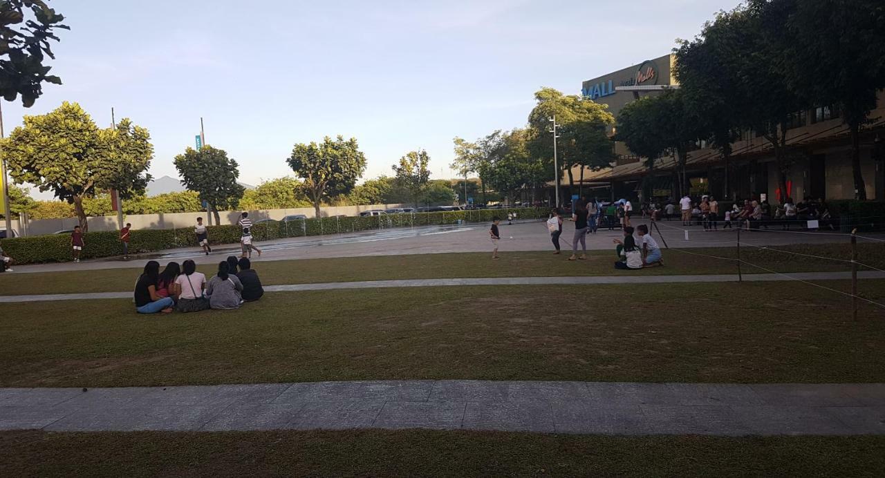Marquee Residences Angeles Bagian luar foto
