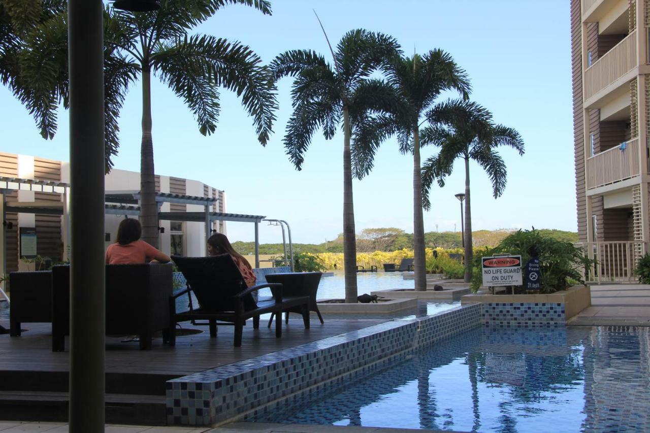 Marquee Residences Angeles Bagian luar foto