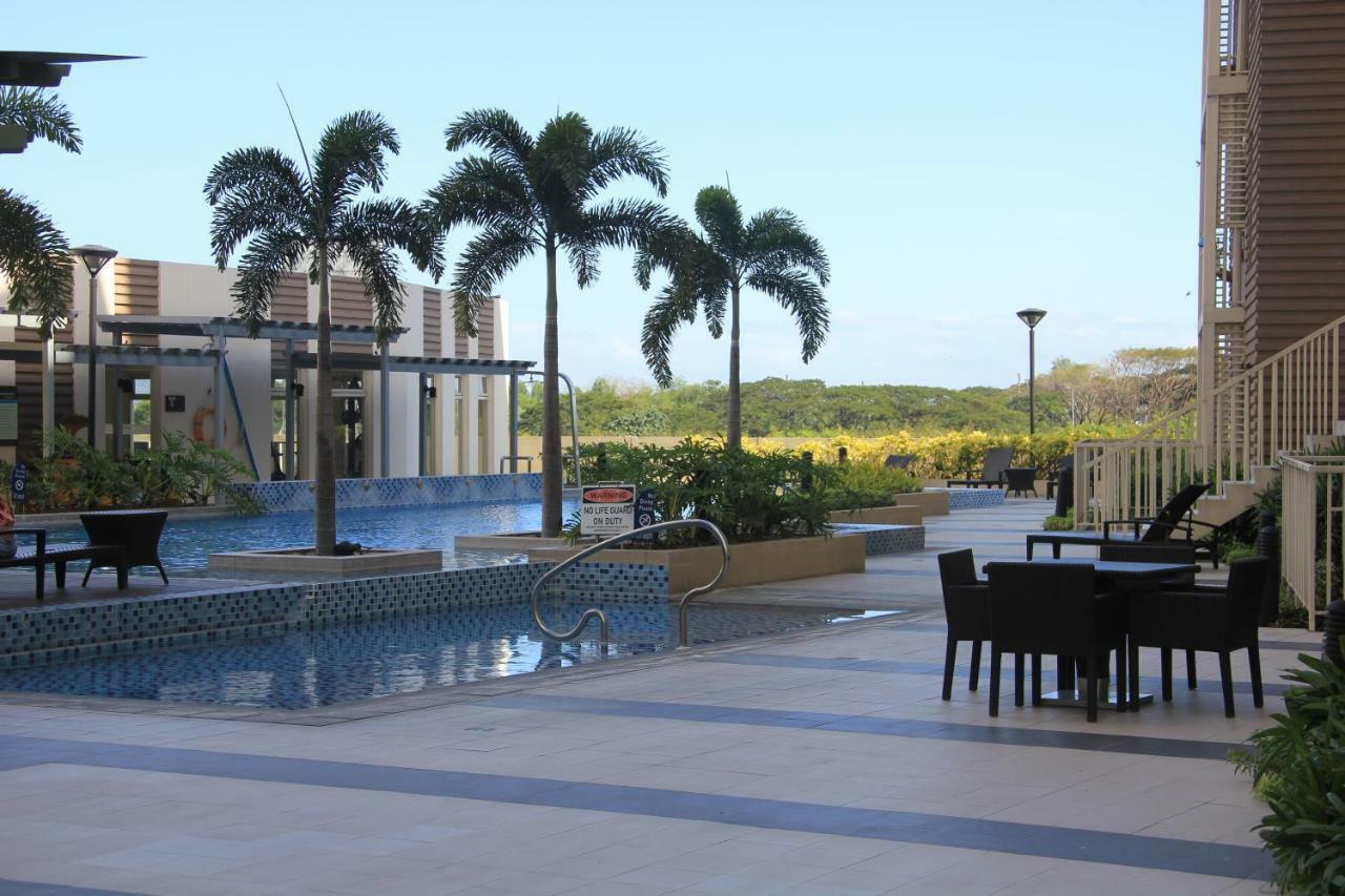 Marquee Residences Angeles Bagian luar foto