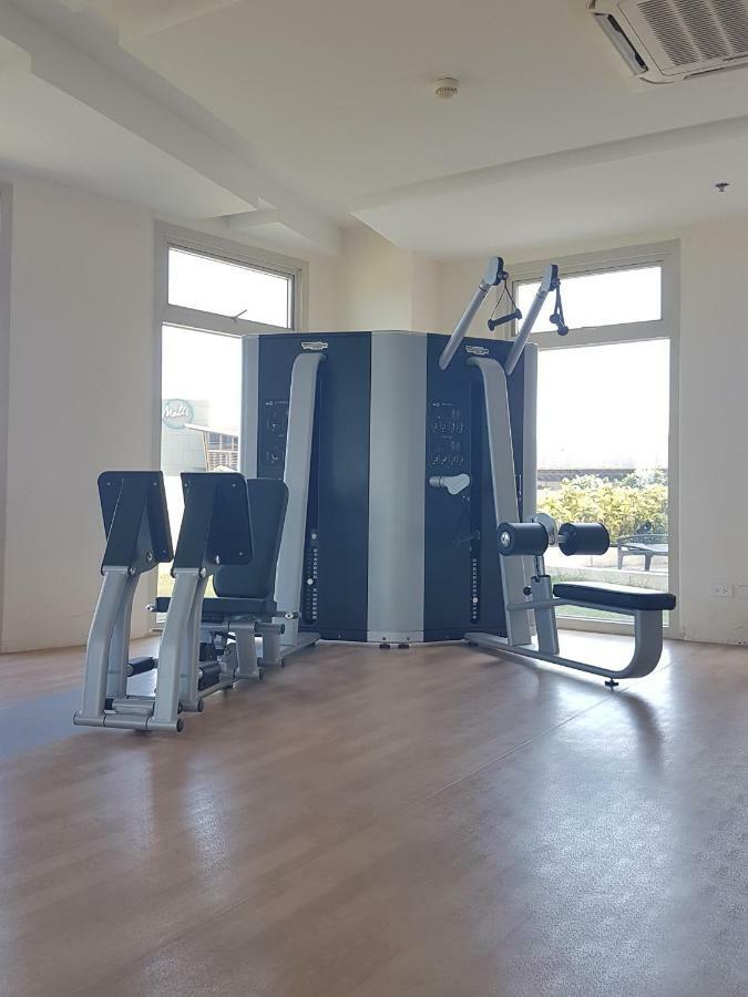 Marquee Residences Angeles Bagian luar foto